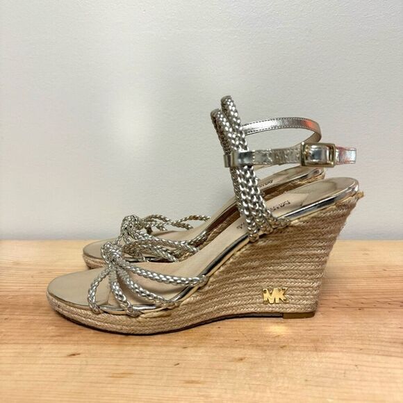 Michael Kors Palm Beach Sandal Silver Boho Wedges Sz 8 - Picture 1 of 8
